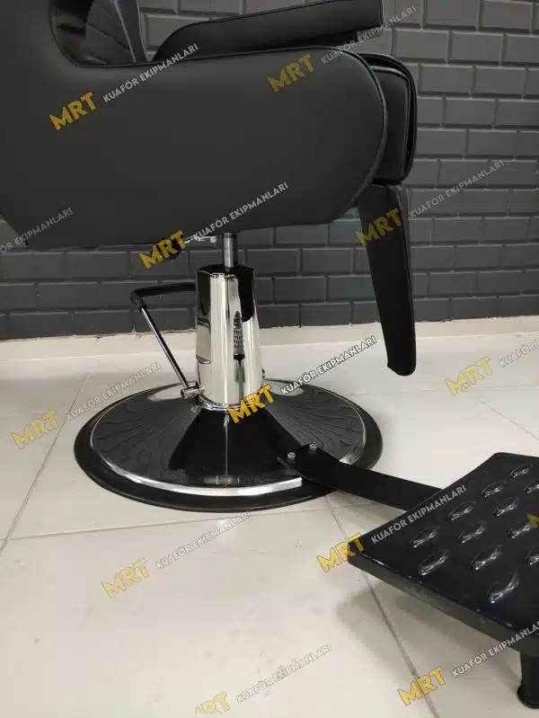 Berber Koltuğu MRT-131 (Siyah) 5 Berber Koltuğu MRT-131 Siyah yandan görünüm – hidrolik