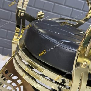 MRT-151 Berber Koltuğu - Lazer Kesim Metal Detaylar: Koltuğun estetik lazer kesim metal detayları ve gold kaplama yüzeyleri.