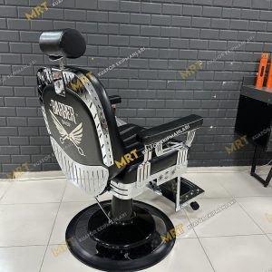 Şıklık ve rahatlık Berber Koltuğu - 124 ile birleşiyor: Poliüretan dökme sünger, lazer kesim metaller, bel desteği ve elektrostatik fırın boya ile tasarlandı. Tamamen geriye yatabilen sırt kısmı ve özel nakış detayları ile dikkat çeker.