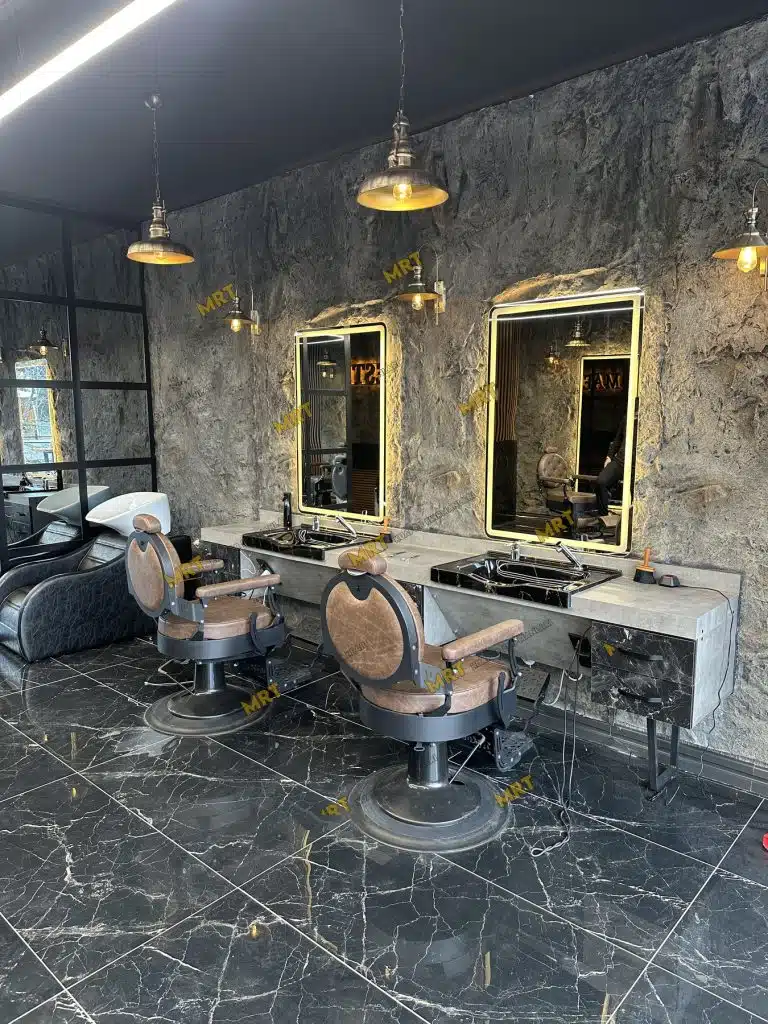 Myvia'da Hüseyin Bey'in VIP Konseptli Salonu Kurulumu 1 Myvia berber salonu kurulumunda tercih edilen tezgahlar ve koltuklar
