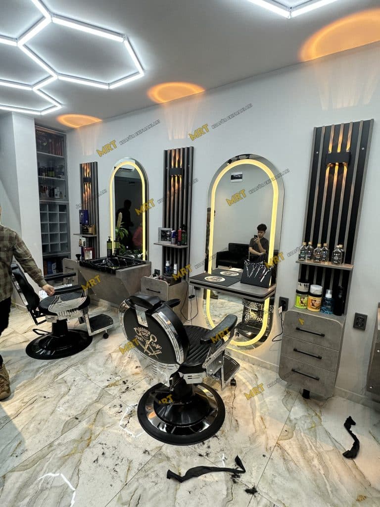 Pınarbaşı erkek kuaförü oval aynalı tekli berber tezgahı